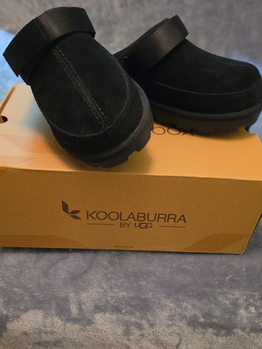 Koolaburra Womens Black Suede Strap Slip-On Clogs